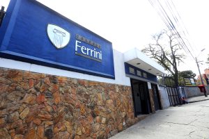 Fachada del Colegio Ferrini Robledo