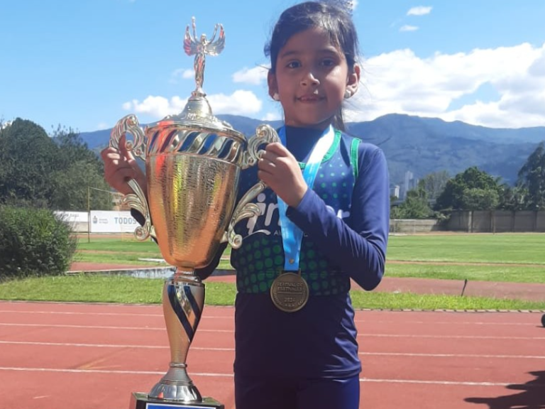 ¡Felicitaciones a Nataly Gutiérrez, estudiante de 3B-06!