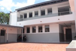 FACHADA DE LA SEDE PARQUE del Colegio Ferrini